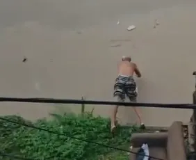 Imagem ilustrativa da imagem Encontrado corpo de idoso que mergulhou no Rio Capibaribe durante as fortes chuvas