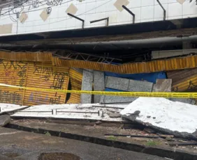 Imagem ilustrativa da imagem Marquise desaba no Centro do Recife e loja é saqueada durante a madrugada