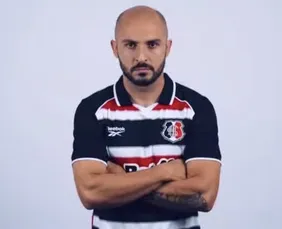 Imagem ilustrativa da imagem Régis rescinde contrato e deixa o Santa Cruz em menos de três meses