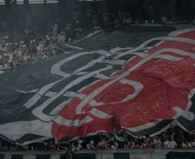 Imagem ilustrativa da imagem Têm coisas que só acontecem com o Santa Cruz