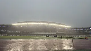 Imagem ilustrativa da imagem Dilúvio em Belém atrasa início de jogo entre Remo e Palmeiras