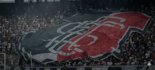 Imagem ilustrativa da imagem Têm coisas que só acontecem com o Santa Cruz