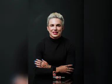 Flávio Nogueira, diretor da LS Nogueira, apresenta maquete da usina de oxigênio que será instalada no Hospital
Apóstolo Pedro em Mimoso do Sul