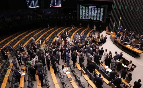 
          Imagem ilustrativa da imagem 8/1: Congresso derruba veto ao PL da Dosimetria e beneficia condenados
          