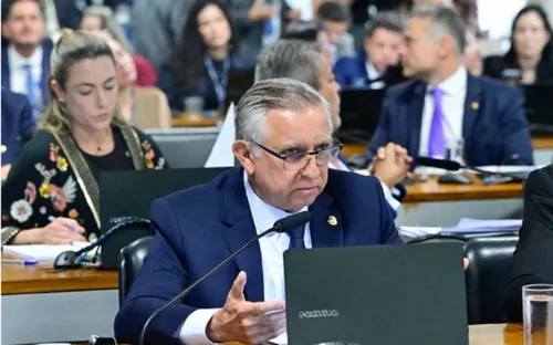 
          Imagem ilustrativa da imagem CCJ aprova Jorge Messias para o STF por 16 votos a 11 após sabatina
          