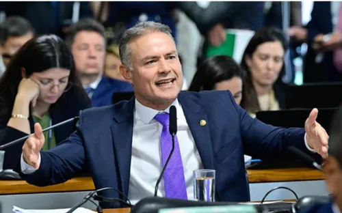 
          Imagem ilustrativa da imagem CCJ aprova Jorge Messias para o STF por 16 votos a 11 após sabatina
          