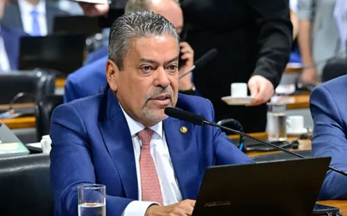 
          Imagem ilustrativa da imagem CCJ aprova Jorge Messias para o STF por 16 votos a 11 após sabatina
          