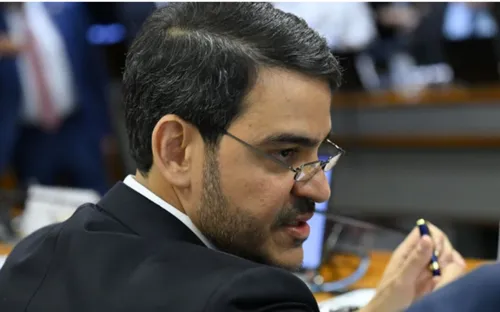 
          Imagem ilustrativa da imagem CCJ aprova Jorge Messias para o STF por 16 votos a 11 após sabatina
          