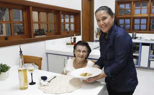 
          Imagem ilustrativa da imagem Aprenda a fazer um Risoto de camarão para o Dia das Mães
          