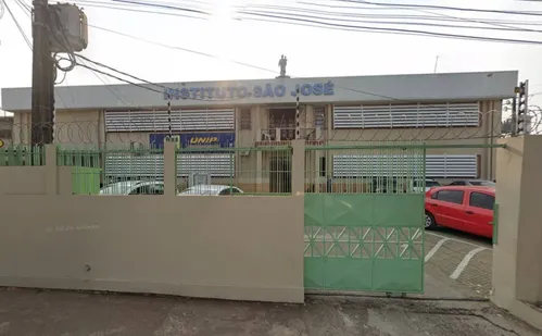 
          Imagem ilustrativa da imagem Ataque a tiros em escola deixa duas pessoas mortas e cinco feridas em Rio Branco
          