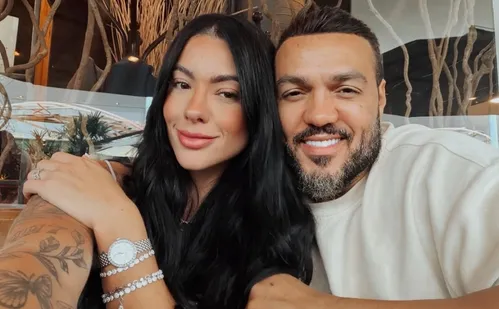 
          Imagem ilustrativa da imagem Belo dá selinho em enteado e causa briga entre Rayane Figliuzzi e ex-marido
          