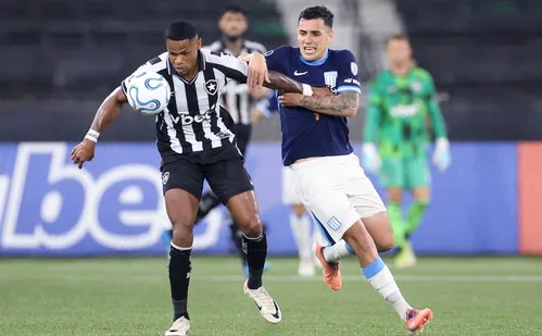
          Imagem ilustrativa da imagem Botafogo vence o Racing em noite de gol contra e frango na Sul-Americana
          