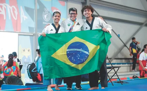 
          Imagem ilustrativa da imagem Brasil lidera taekwondo com comando de capixaba
          
