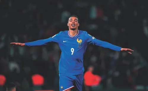 
          Imagem ilustrativa da imagem Bruxa está solta: seleções perdem craques às vésperas da Copa do Mundo
          