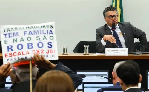 
          Imagem ilustrativa da imagem Câmara instala comissão para analisar PEC do fim da escala 6X1
          