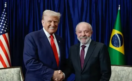 
          Imagem ilustrativa da imagem Casa Branca confirma encontro entre Lula e Trump na quinta-feira
          