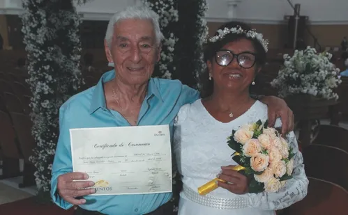 
          Imagem ilustrativa da imagem Chance de nova história após casamento coletivo
          
