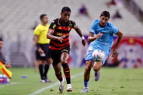 
          Imagem ilustrativa da imagem Com dois gols em 5 minutos, Sport perde para o Fortaleza pelo Nordestão
          