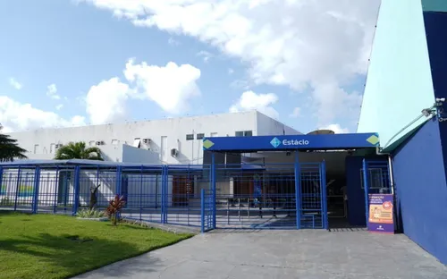 
          Imagem ilustrativa da imagem Conexão e oportunidade: Estácio Recife realiza Feira de Empregabilidade 2026
          