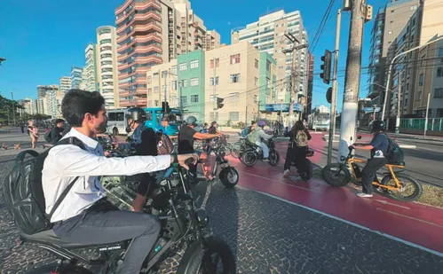 
          Imagem ilustrativa da imagem Aumento do uso de bikes elétricas causa congestionamento na Grande Vitória
          