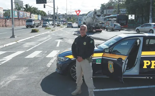 
          Imagem ilustrativa da imagem Contramão e alta velocidade para fugir de fiscalização
          