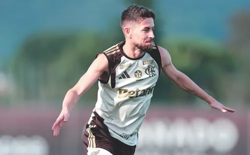 
          Imagem ilustrativa da imagem Copa do Brasil: Flamengo aposta na força do meio-campo contra o Vitória
          