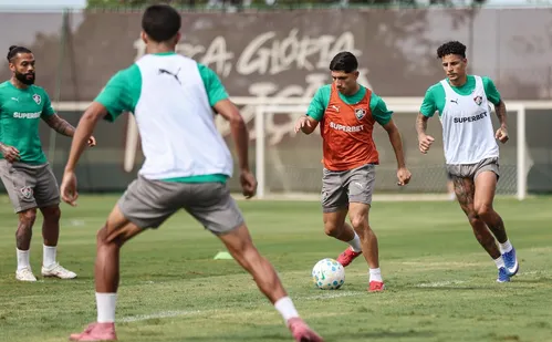 
          Imagem ilustrativa da imagem Copa do Brasil: Fluminense joga pressão contra Operário-PR
          