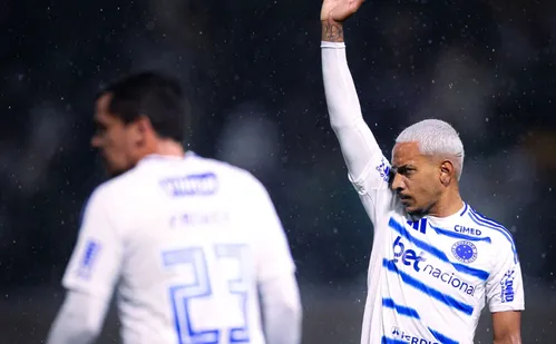 
          Imagem ilustrativa da imagem Cruzeiro encara Boca Juniors para garantir vaga e eliminar gigante da Libertadores
          