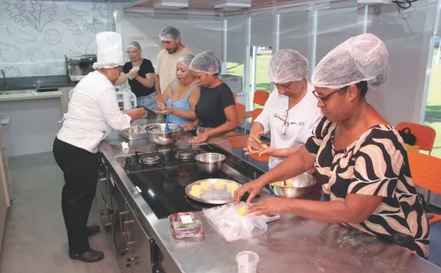 
          Imagem ilustrativa da imagem Cursos gratuitos para fazer pães, bolos e marmita fit
          