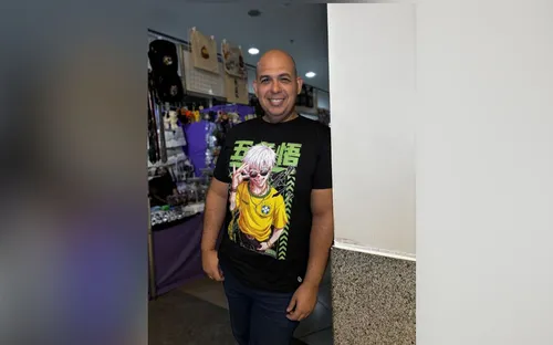 
          Imagem ilustrativa da imagem Da feira de Peixinhos ao multiverso: o homem que criou o Orgulho Nerd em PE
          
