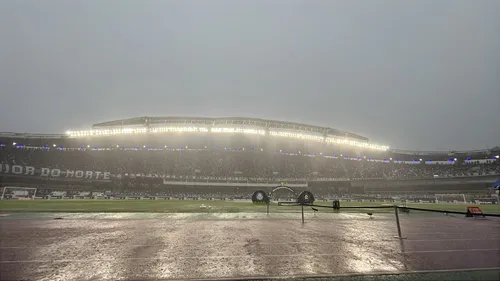 
          Imagem ilustrativa da imagem Dilúvio em Belém atrasa início de jogo entre Remo e Palmeiras
          