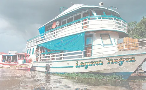 
          Imagem ilustrativa da imagem Domingo tem missa de envio de voluntários de barco-hospital
          