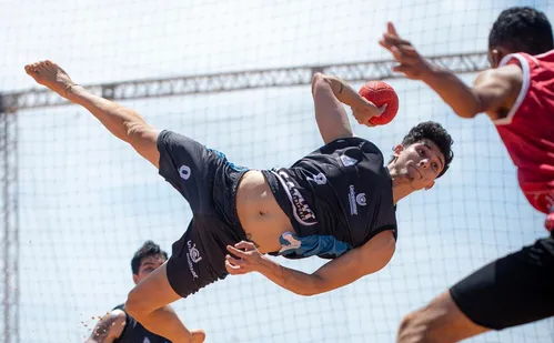 
          Imagem ilustrativa da imagem ES volta a sediar jogos universitários de praia após 13 anos
          