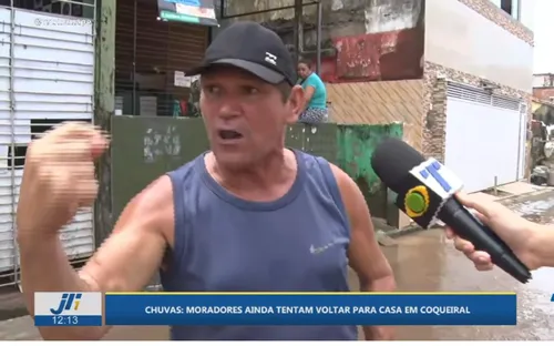 
          Imagem ilustrativa da imagem Em Coqueiral, lama e desalento: o rastro de destruição após três cheias em 15 dias
          