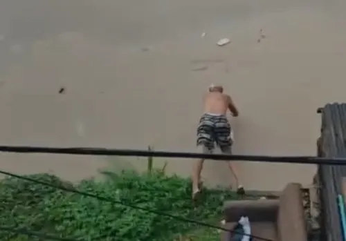 
          Imagem ilustrativa da imagem Encontrado corpo de idoso que mergulhou no Rio Capibaribe durante as fortes chuvas
          