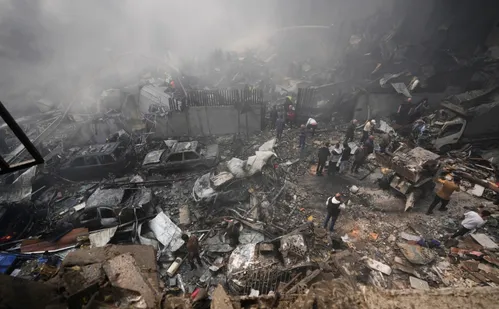 
          Imagem ilustrativa da imagem Família morta em ataque no Líbano visitava casa durante cessar-fogo
          