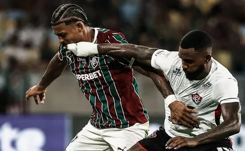 
          Imagem ilustrativa da imagem Fluminense empata com Vitória no fim; torcedores xingam Zubeldía
          