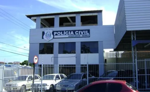 
          Imagem ilustrativa da imagem Funcionário de transportadora é atacado com golpes de facão na Serra
          