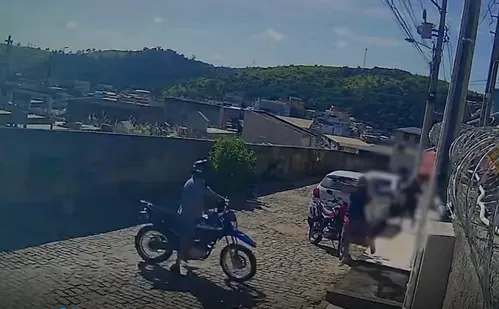 
          Imagem ilustrativa da imagem Homem é baleado ao chegar em casa e suspeito foge após ataque no Noroeste do ES
          
