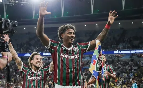 
          Imagem ilustrativa da imagem John Kennedy decide, Fluminense vence Chape e se mantém perto dos líderes
          