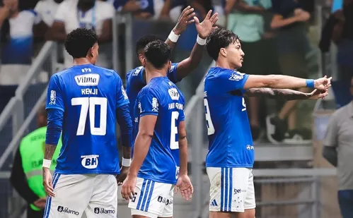 
          Imagem ilustrativa da imagem Kaio Jorge marca de pênalti, e Cruzeiro elimina Goiás com toque dramático
          