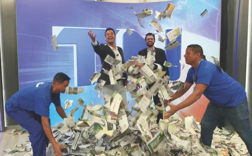 
          Imagem ilustrativa da imagem Leitor da Mata da Praia ganha smart TV novinha
          