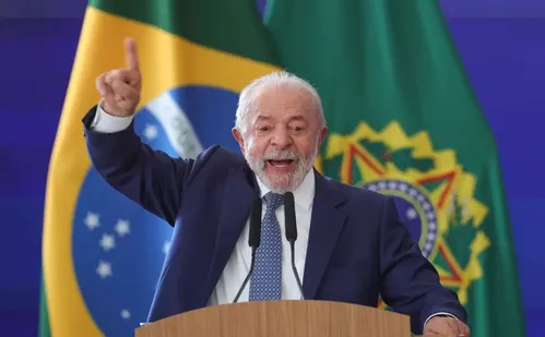 
          Imagem ilustrativa da imagem Lula diz que criará Ministério da Segurança após Senado aprovar PEC
          