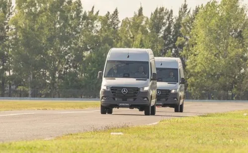 
          Imagem ilustrativa da imagem Mercado global de vans cresce e impulsiona nova Sprinter automática no ES
          