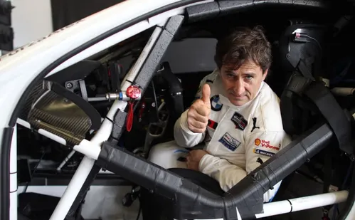 
          Imagem ilustrativa da imagem Morre Alex Zanardi, campeão paralímpico e ex-piloto de F1, aos 59 anos
          