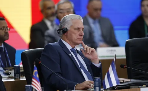 
          Imagem ilustrativa da imagem Presidente de Cuba reage a fala de Trump e diz que país não vai se render
          