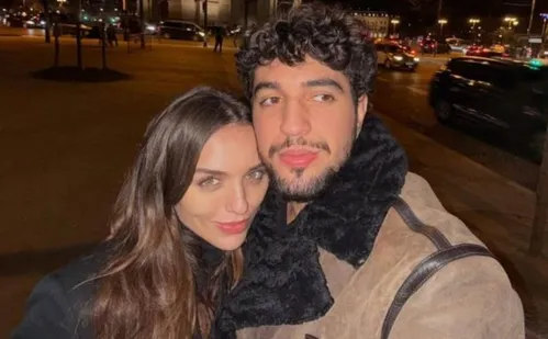 
          Imagem ilustrativa da imagem Rafa Kalimann diz que Nattan 'fugiu' da família durante a gravidez
          