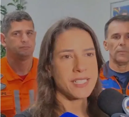
          Imagem ilustrativa da imagem Raquel Lyra faz balanço sobre chuvas em Pernambuco e confirma resgate de 22 pessoas
          