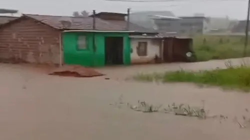 
          Imagem ilustrativa da imagem Rios atingem níveis de inundação e alerta em PE. Saiba quais são:
          