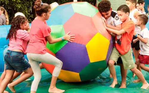 
          Imagem ilustrativa da imagem Shopping Guararapes recebe Festival MIX PE com shows e feira criativa
          